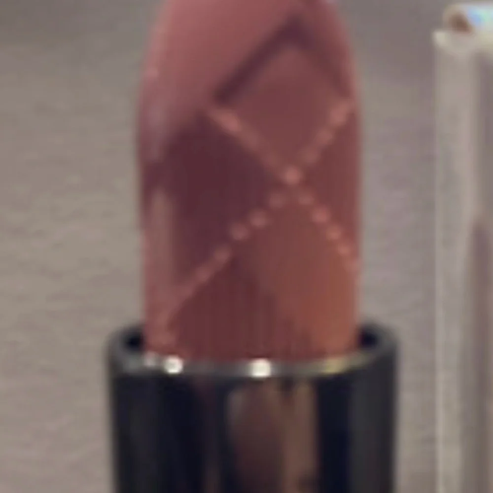 Burberry Kisses hydrating lipcolor *NEW*not opened #29 Blossom Pink - Picture 4 of 4